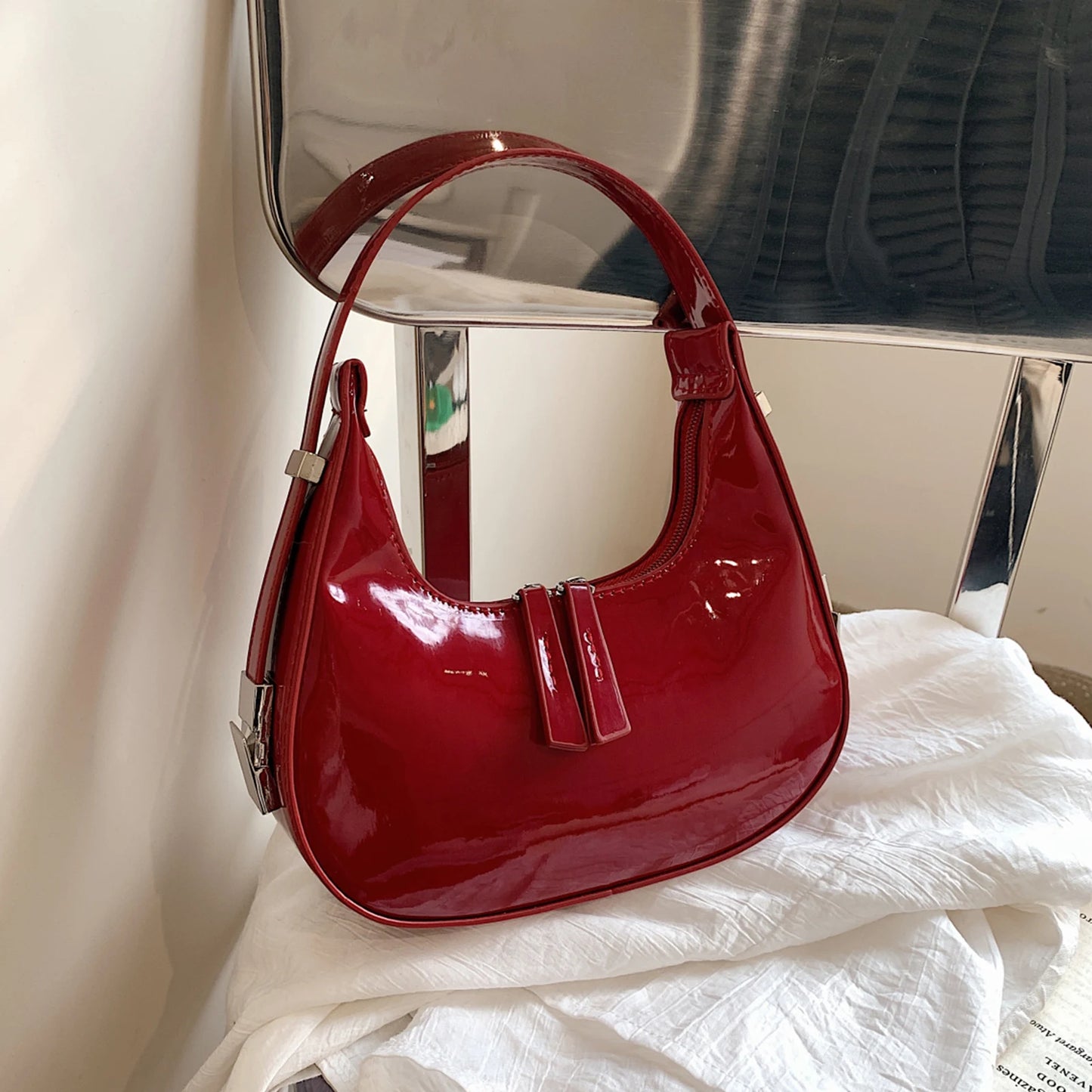 Half Moon Bag Vintage PU Leather Small Shoulder Bag  - Chic Crossbody Handbag