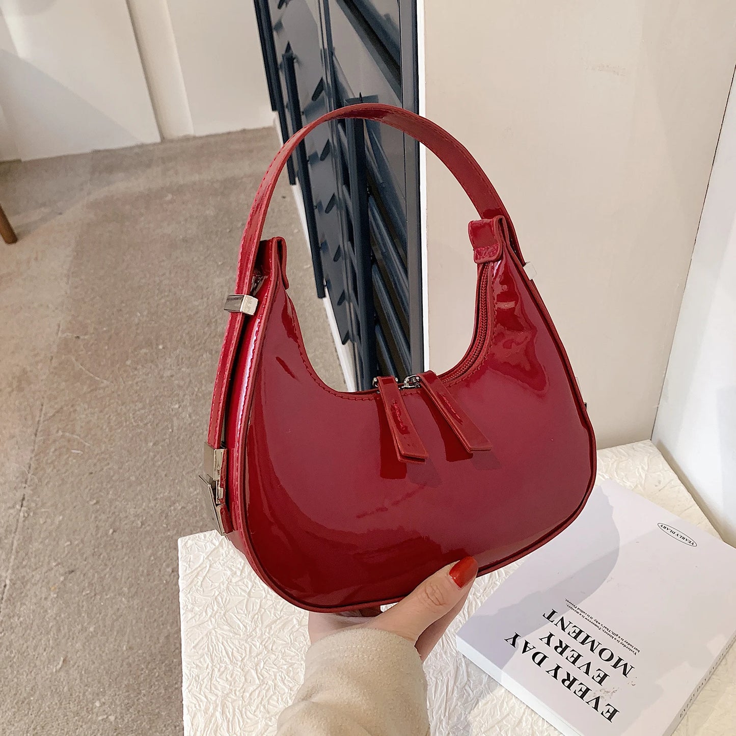 Half Moon Bag Vintage PU Leather Small Shoulder Bag  - Chic Crossbody Handbag